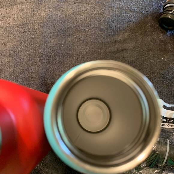 (2) 26 oz. RTIC Water Bottles & (2) Pull Tops - Picture 8 of 8